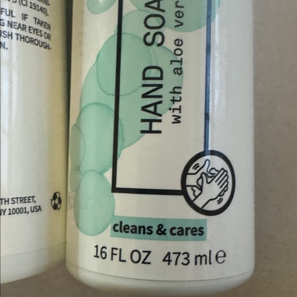 Hand Soap with Aloe Vera - White-2 bottles--16 Fl oz / 473 ml e . - Picture 6 of 10